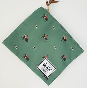 Herschel zippered pouch
